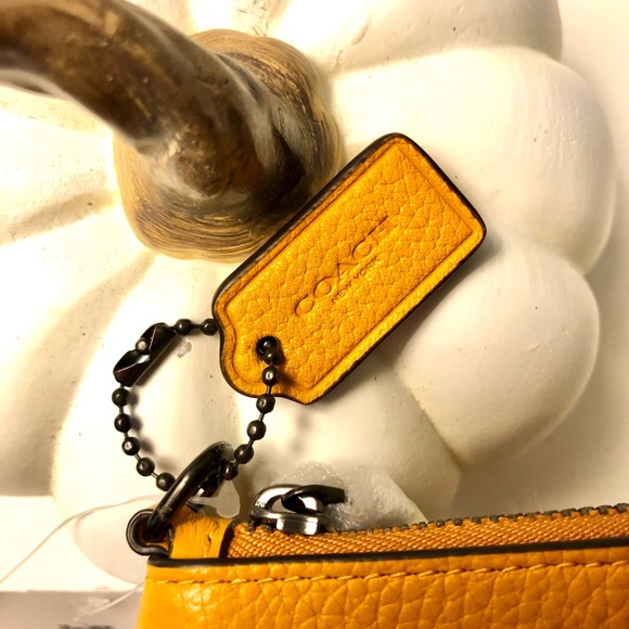 NWT, Coach Wristlet - Picture 4 of 6